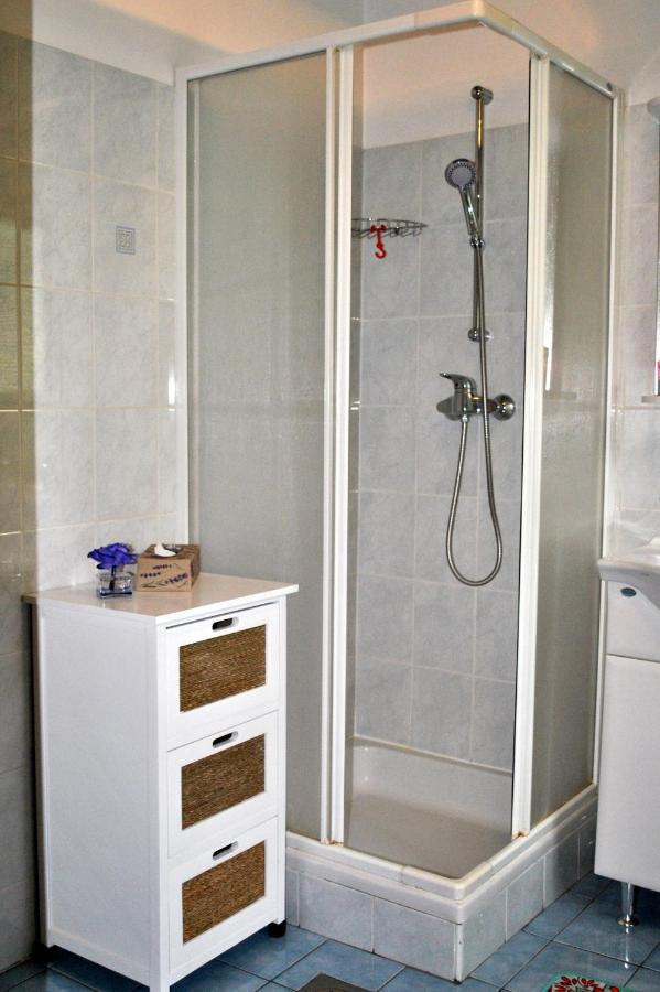 Riverside Village Apartment Бохин Екстериор снимка