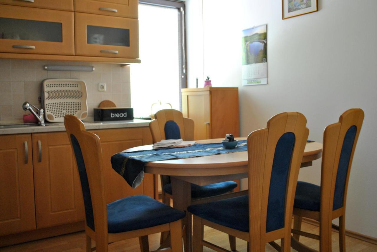 Riverside Village Apartment Бохин Екстериор снимка